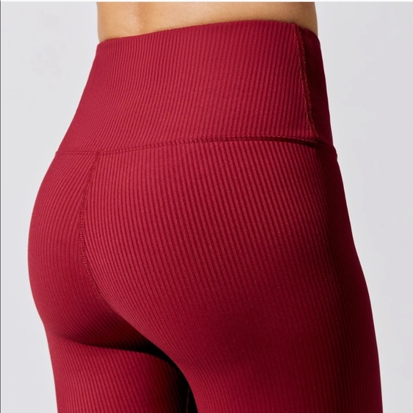 Ribbed Regular Rise 7/8 Legging Carbon 38 Ruby Red - Picture 4 of 6
